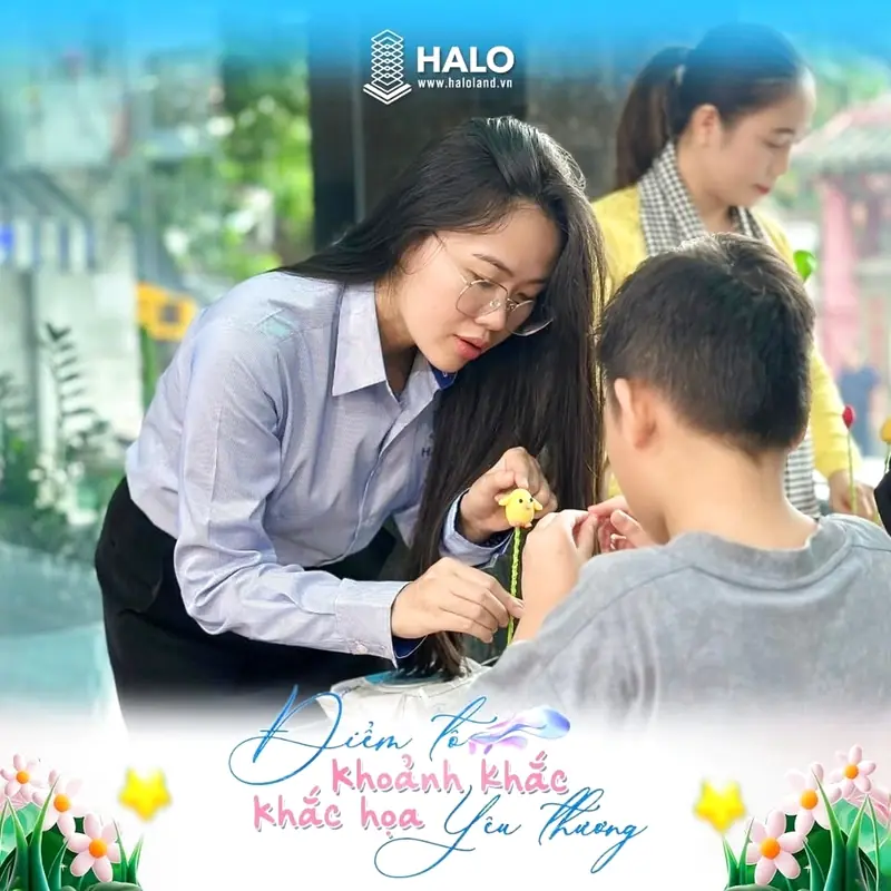 Nhân viên cùng thiếu nhi HaloLand trải nghiệm nặn tò he dân gian