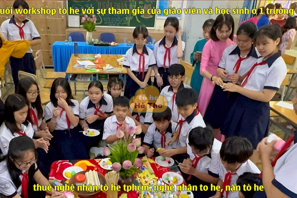 1 buổi workshop tò he với sự tham gia của giáo viên và học sinh ở 1 trường học