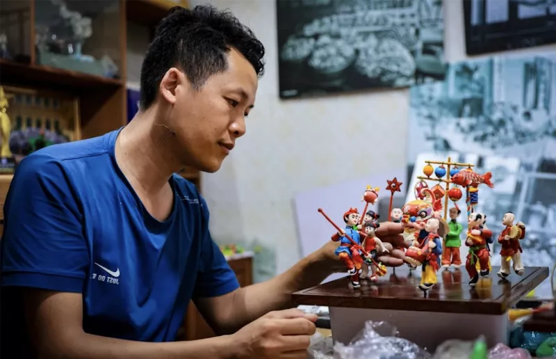 Tình yêu với tò he của anh Hậu được vun đắp từ chính gia đình dành trọn tâm huyết cho những con giống bột
